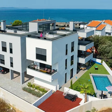 Robell Privater Garten Beheizter Pool Strandnaehe * Zaton (Zadar)