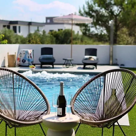 Robell Privater Garten Beheizter Pool Strandnaehe شقة