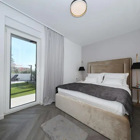 شقة Robell Privater Garten Beheizter Pool Strandnaehe