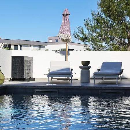 Robell Privater Garten Beheizter Pool Strandnaehe