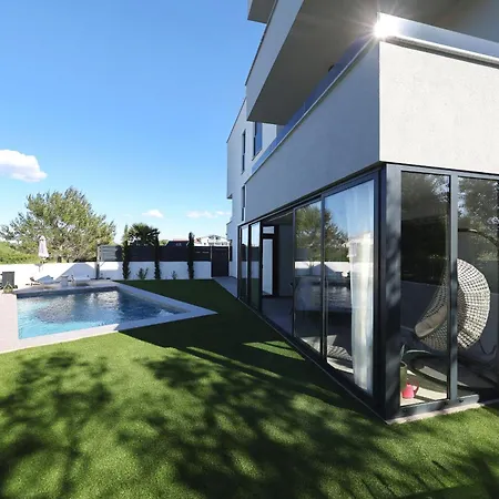 شقة Robell Privater Garten Beheizter Pool Strandnaehe زاتون