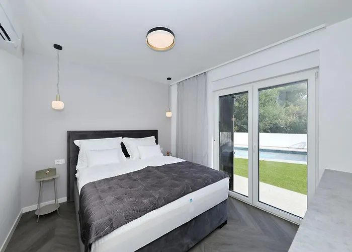 Robell Privater Garten Beheizter Pool Strandnaehe Appartement *