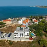Robell Privater Garten Beheizter Pool Strandnaehe Daire Zaton (Zadar)