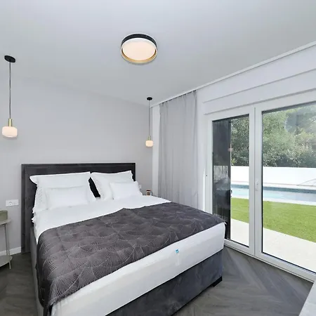 Robell Privater Garten Beheizter Pool Strandnaehe Apartament *