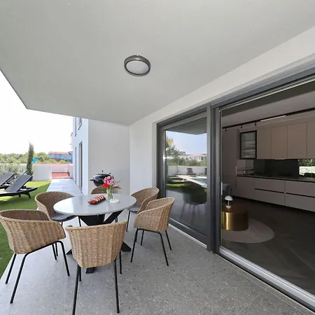 Apartment Robell Privater Garten Beheizter Pool Strandnaehe Zaton (Zadar)