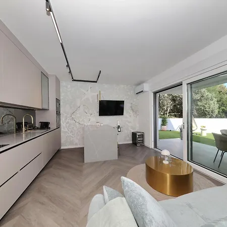 Robell Privater Garten Beheizter Pool Strandnaehe Zaton (Zadar)