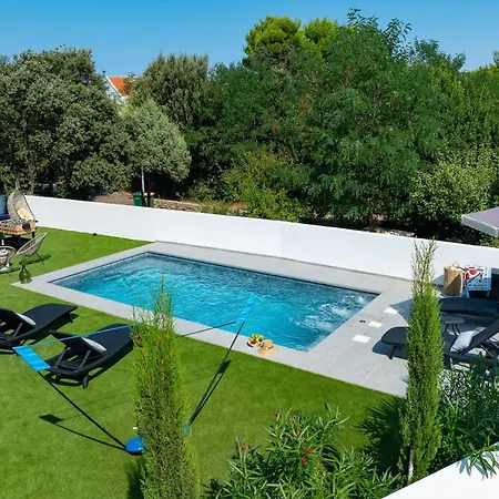 Apartment Robell Privater Garten Beheizter Pool Strandnaehe