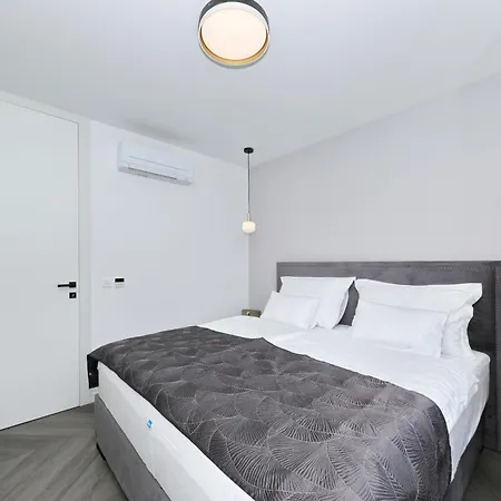 Apartment Robell Privater Garten Beheizter Pool Strandnaehe Zaton (Zadar)