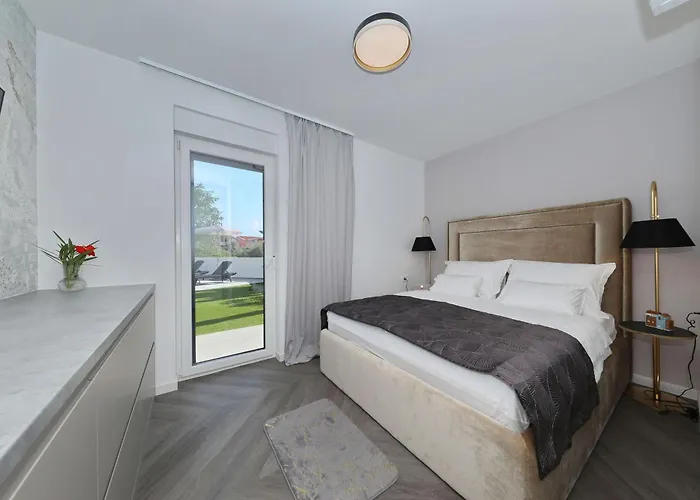 Apartment Robell Privater Garten Beheizter Pool Strandnaehe *