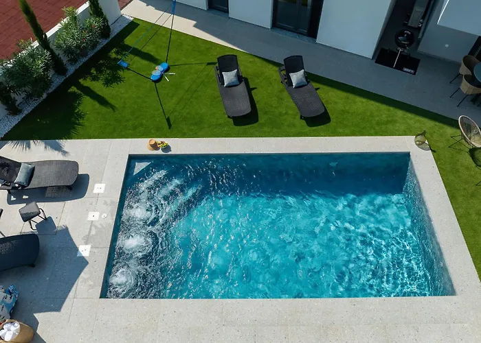 Robell Privater Garten Beheizter Pool Strandnaehe * Затон