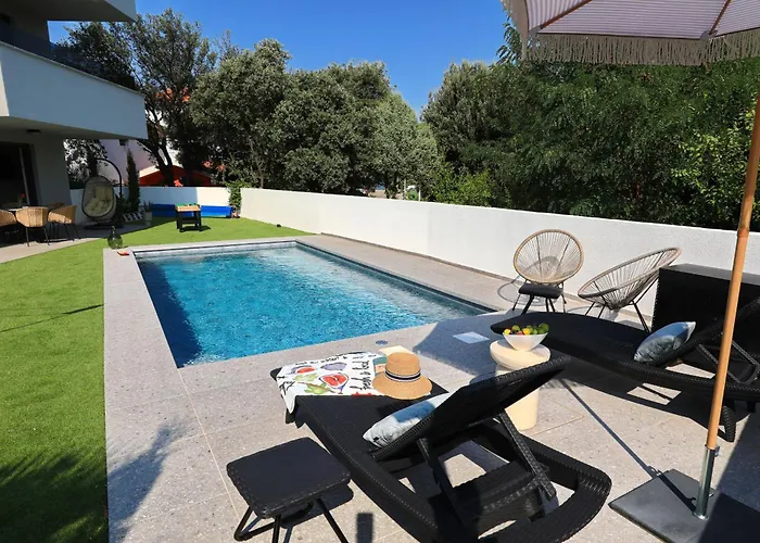 Robell Privater Garten Beheizter Pool Strandnaehe * Zaton (Zadar)