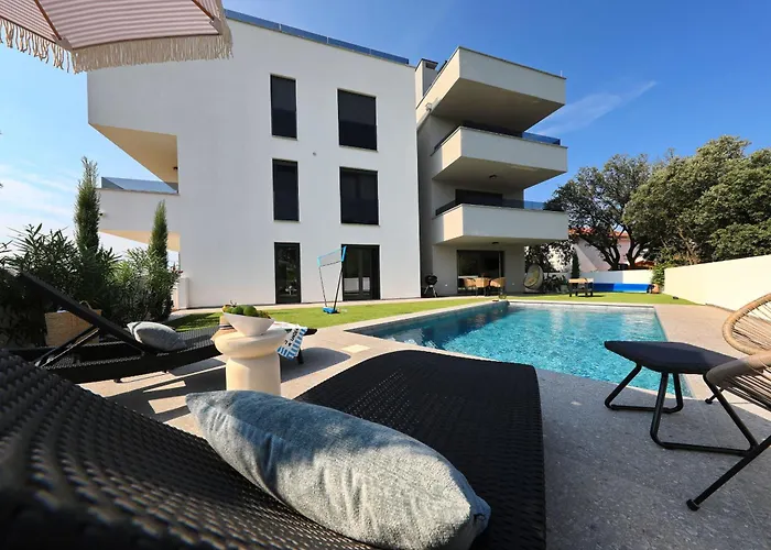 Apartment Robell Privater Garten Beheizter Pool Strandnaehe
