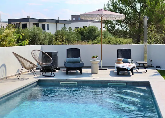 Robell Privater Garten Beheizter Pool Strandnaehe * Zaton (Zadar)