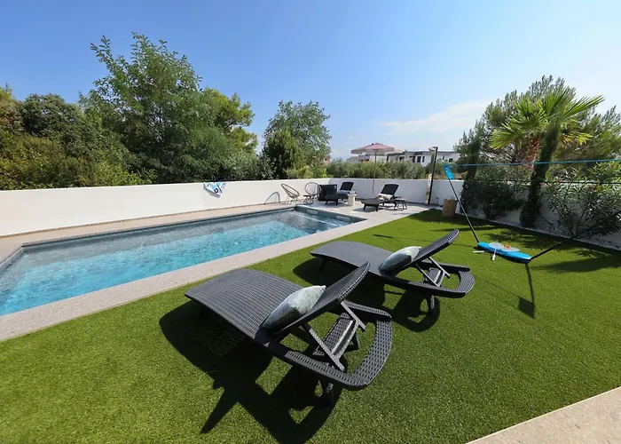 Robell Privater Garten Beheizter Pool Strandnaehe Apartment Zaton (Zadar)