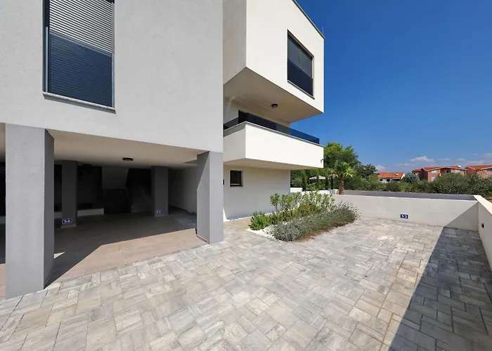 Robell Privater Garten Beheizter Pool Strandnaehe Apartment *